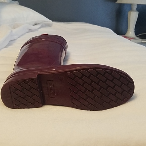 Hunter Rainboots in Plum/Purple - Picture 4 of 8